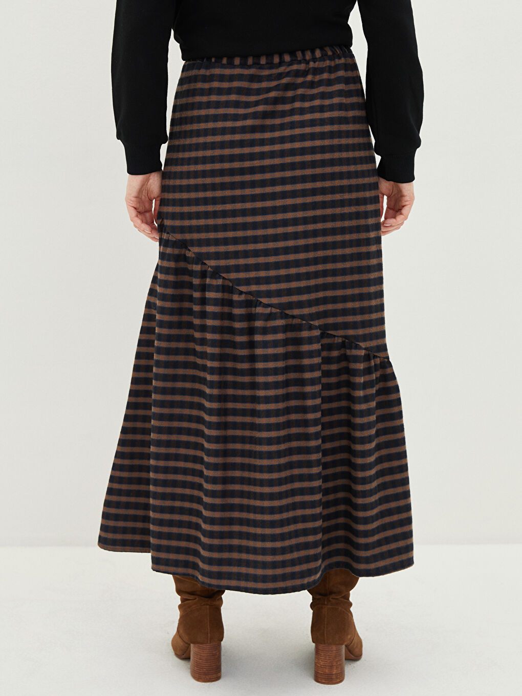 جيبة نسائية بنقشة وخصر مرن-3