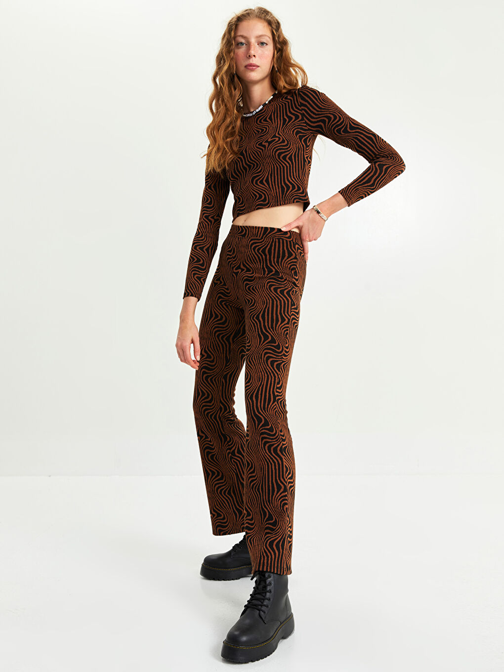 Bluză Crop cu Model, Guler Rotund, Mânecă Lungă pentru Femei-1