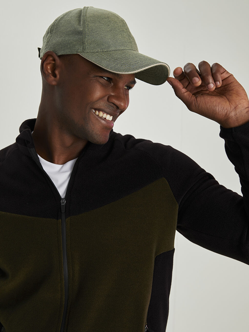 Siyah Standart Kalıp Dik Yaka Polar Erkek Spor Hırka-3