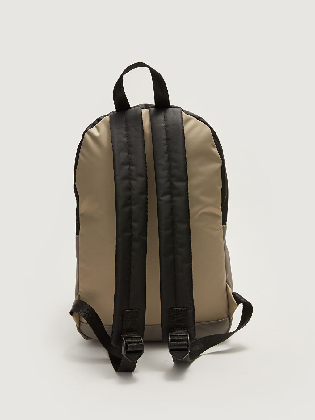 Tag Detailed Men's Backpack-3