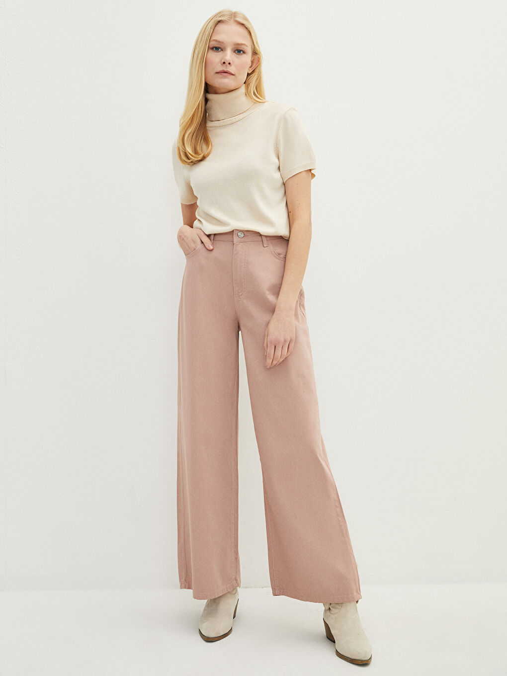 Standard Fit Pocket Detailed Women's Jeans