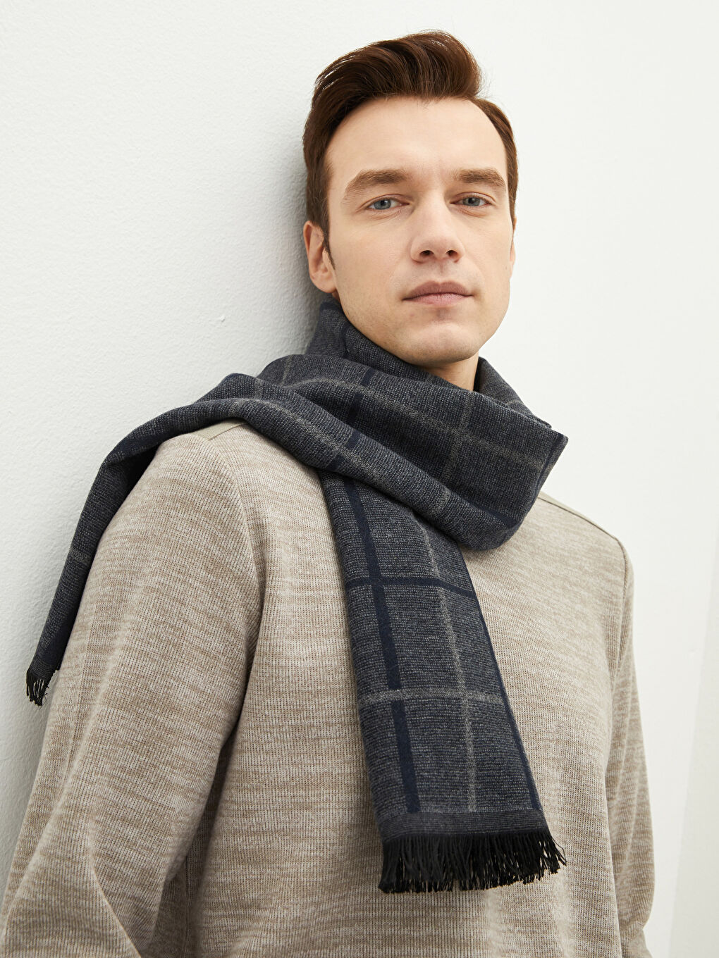 Strukturierter Schal für Herren mit Fransen und Karomuster