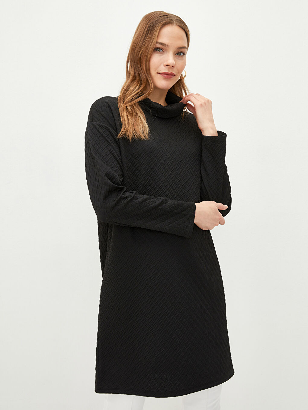 LCWAIKIKI Basic Standing Collar Quilted Patterned Long Sleeve Oversized Women's Tunic -W1L941Z8-CVL