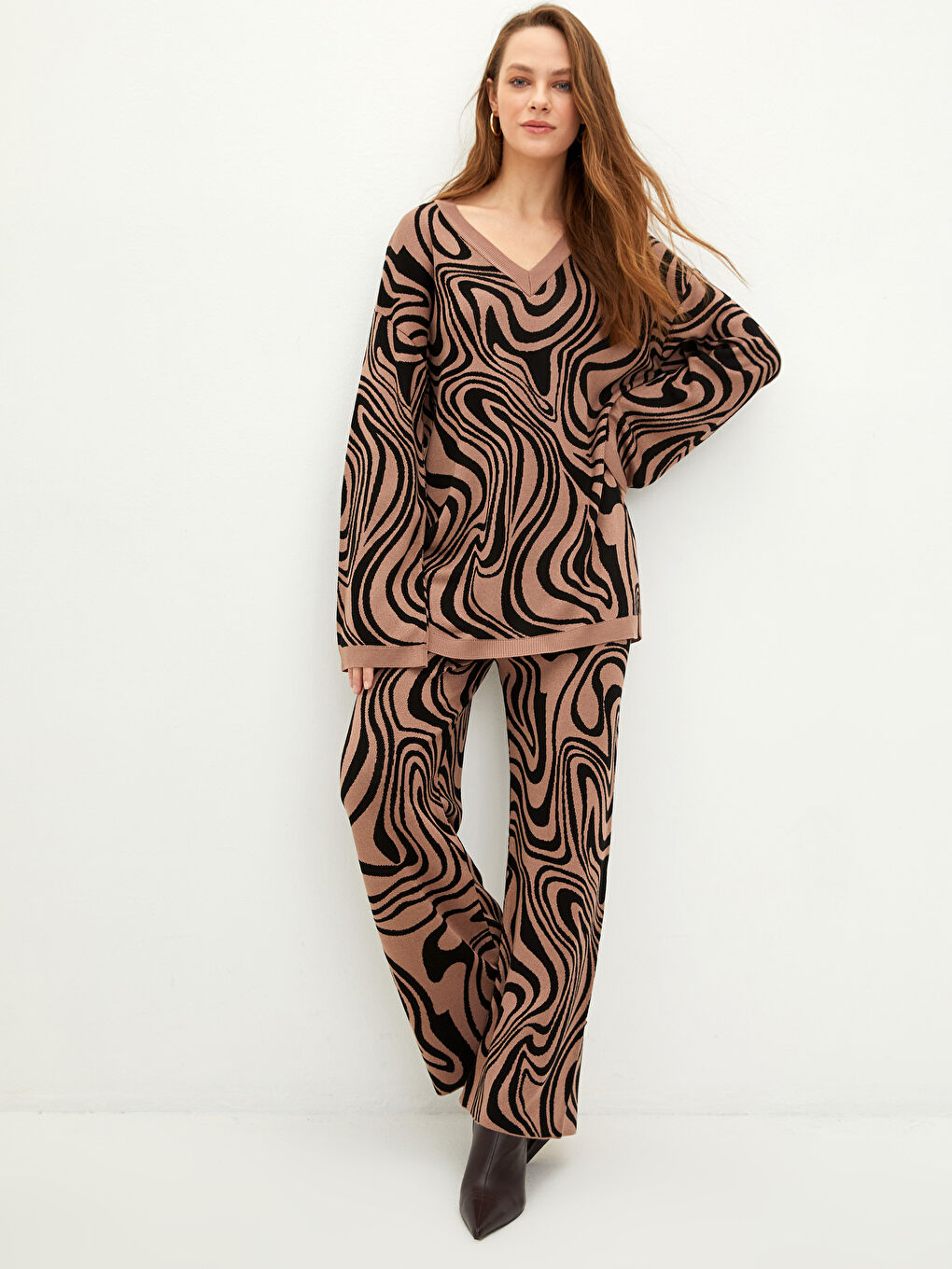 Kahverengi Beli Lastikli Desenli Kadın Triko Pantolon-4