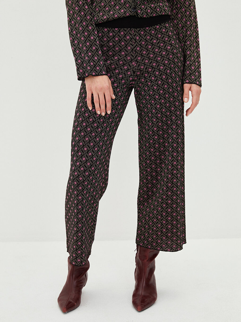 LCWAIKIKI Classic Elastic Waist Patterned Women's Knit Trousers -W1L978Z8-CVL