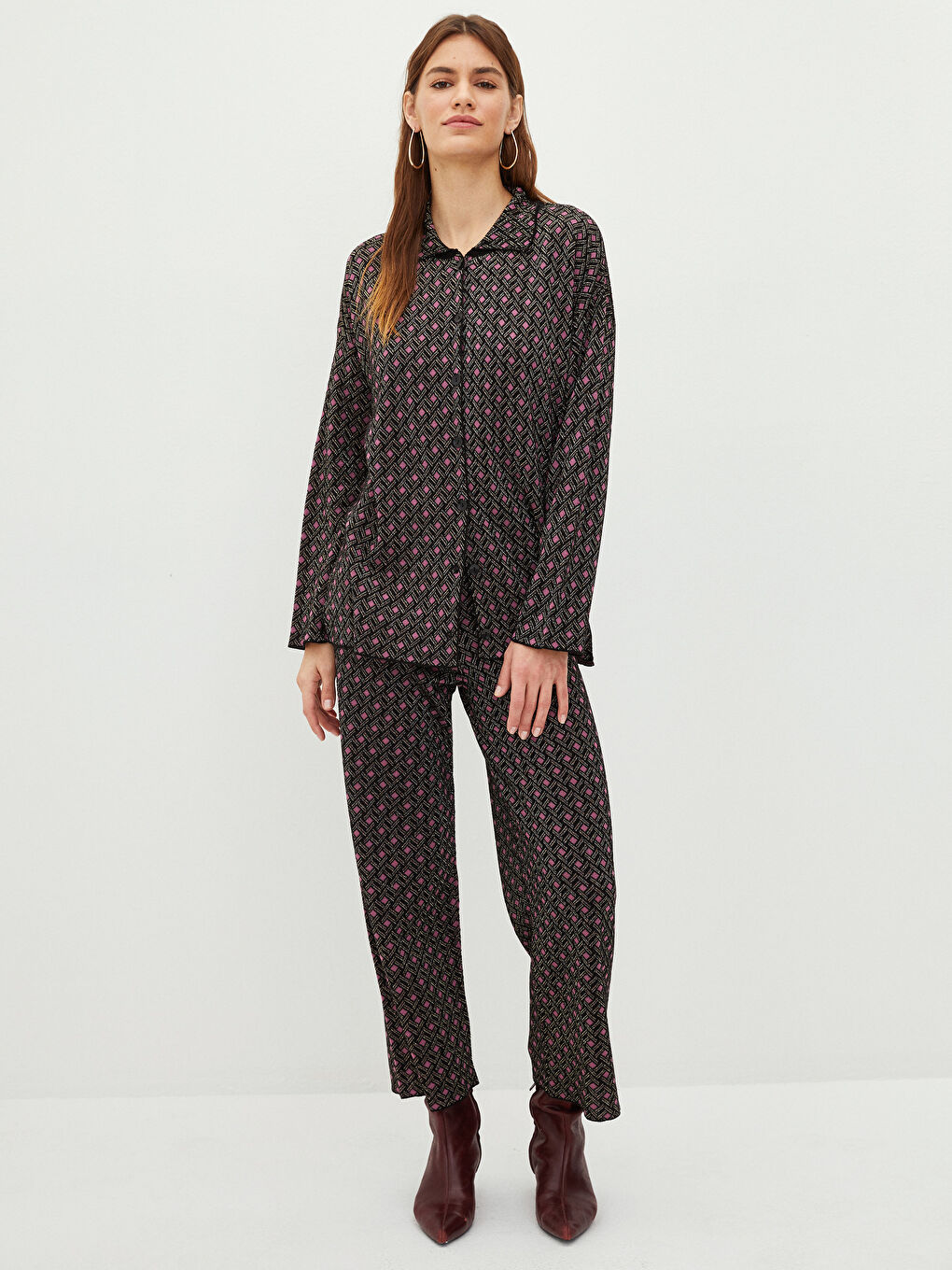 Siyah Polo Yaka Desenli Uzun Kollu Kadın Triko Hırka-1