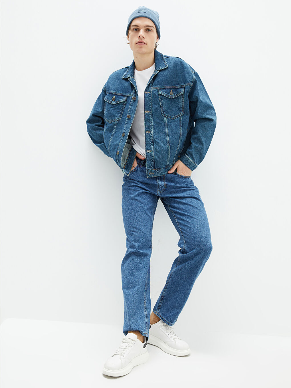 700 Straight Fit Men's Jeans