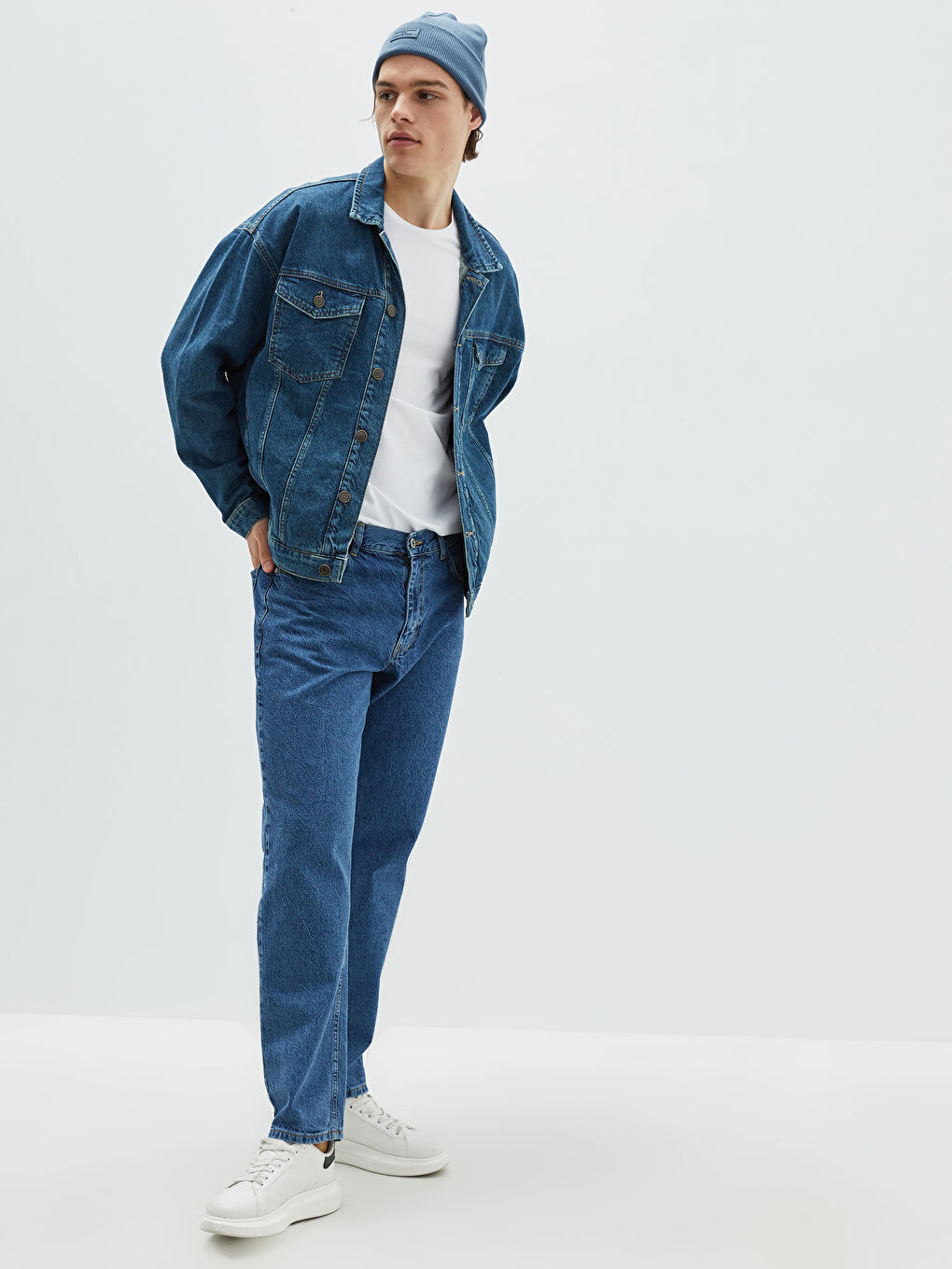 700 Straight Fit Men's Jeans-1