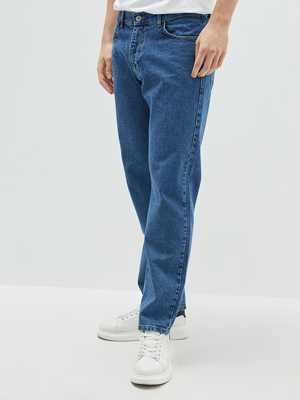700 Straight Fit Men's Jeans-3