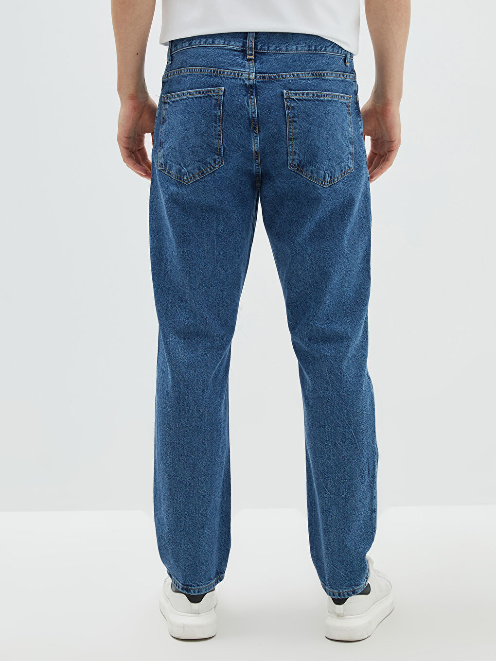 700 Straight Fit Men's Jeans-4