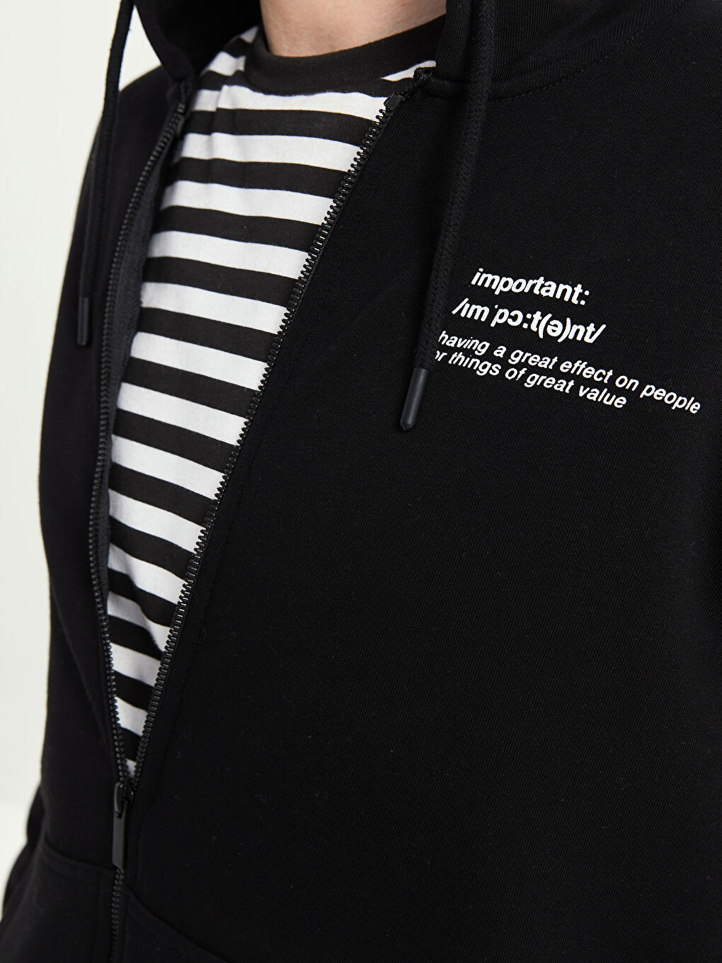 Siyah Kapüşonlu Uzun Kollu Erkek Fermuarlı Sweatshirt-3