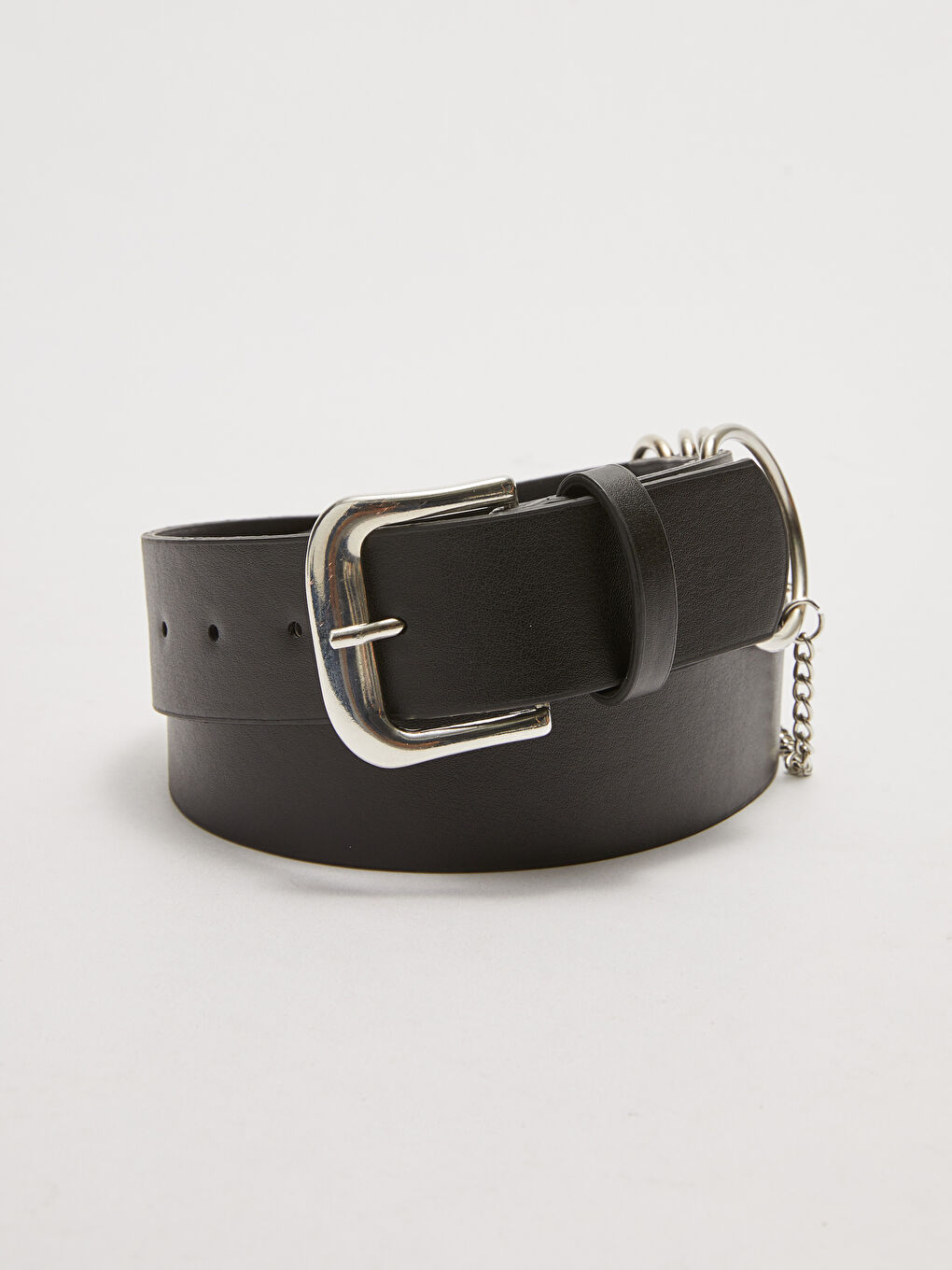 Siyah Deri Görünümlü Zincir Detaylı Kadın Kemer