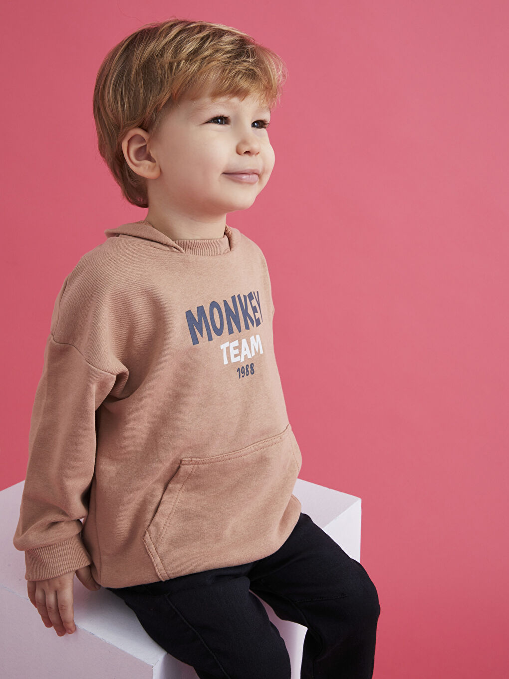 سويت شيرت بكابوش كم طويل مطبوع قرد نوستالجيك للأولاد الرضع-1