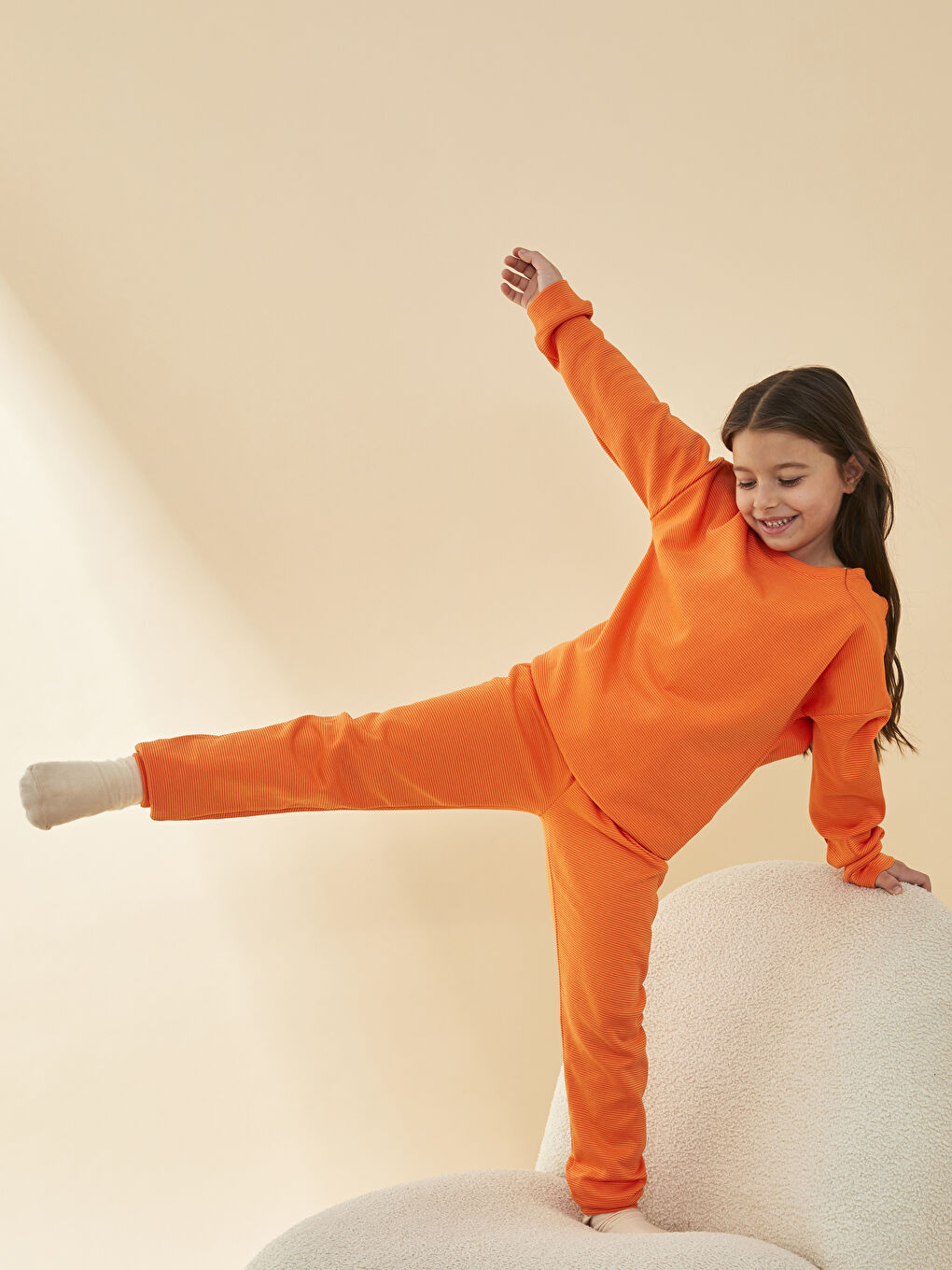 LCW Kids Crew Neck Basic Long Sleeve Girls Pajamas Set -W1LD61Z4-FKL