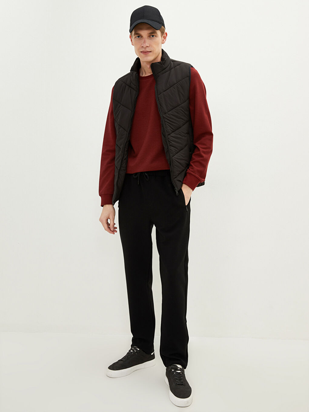 Siyah Standart Kalıp Dik Yaka Erkek Yelek-1