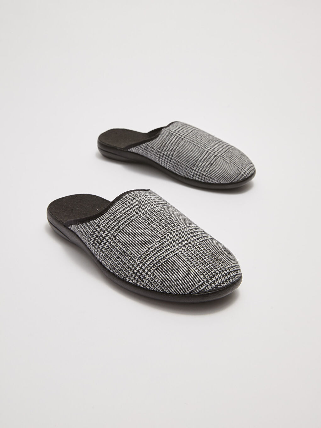 Gri Önü Kapalı Erkek Ev Terliği-2