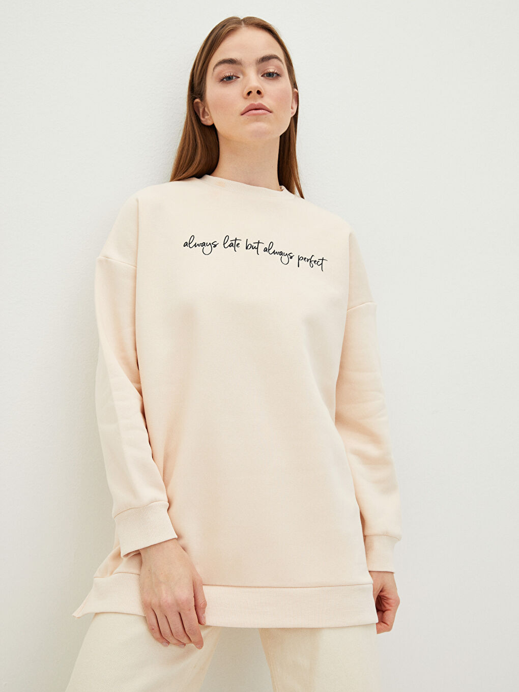 Bej Bisiklet Yaka Yazı Baskılı Oversize Kadın Kalın Sweatshirt Tunik