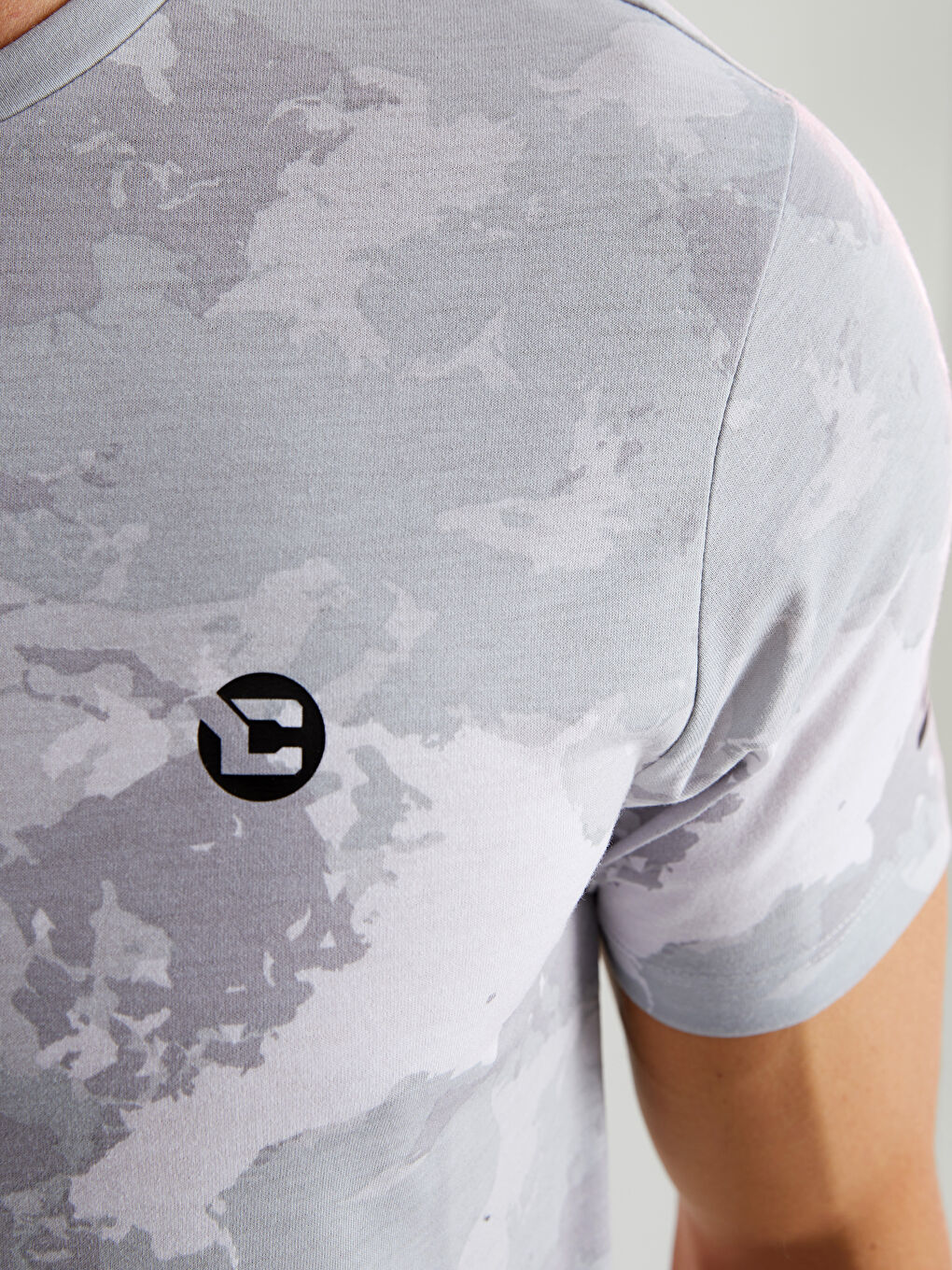 Ekru Bisiklet Yaka Kısa Kollu Desenli Erkek Spor Tişört-2