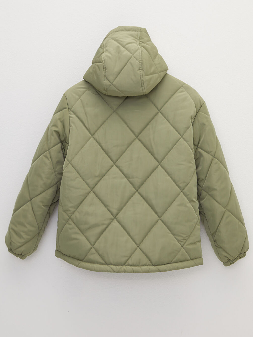 Haki Kapüşonlu Kapitone Desenli Uzun Kollu Kadın Şişme Mont-7