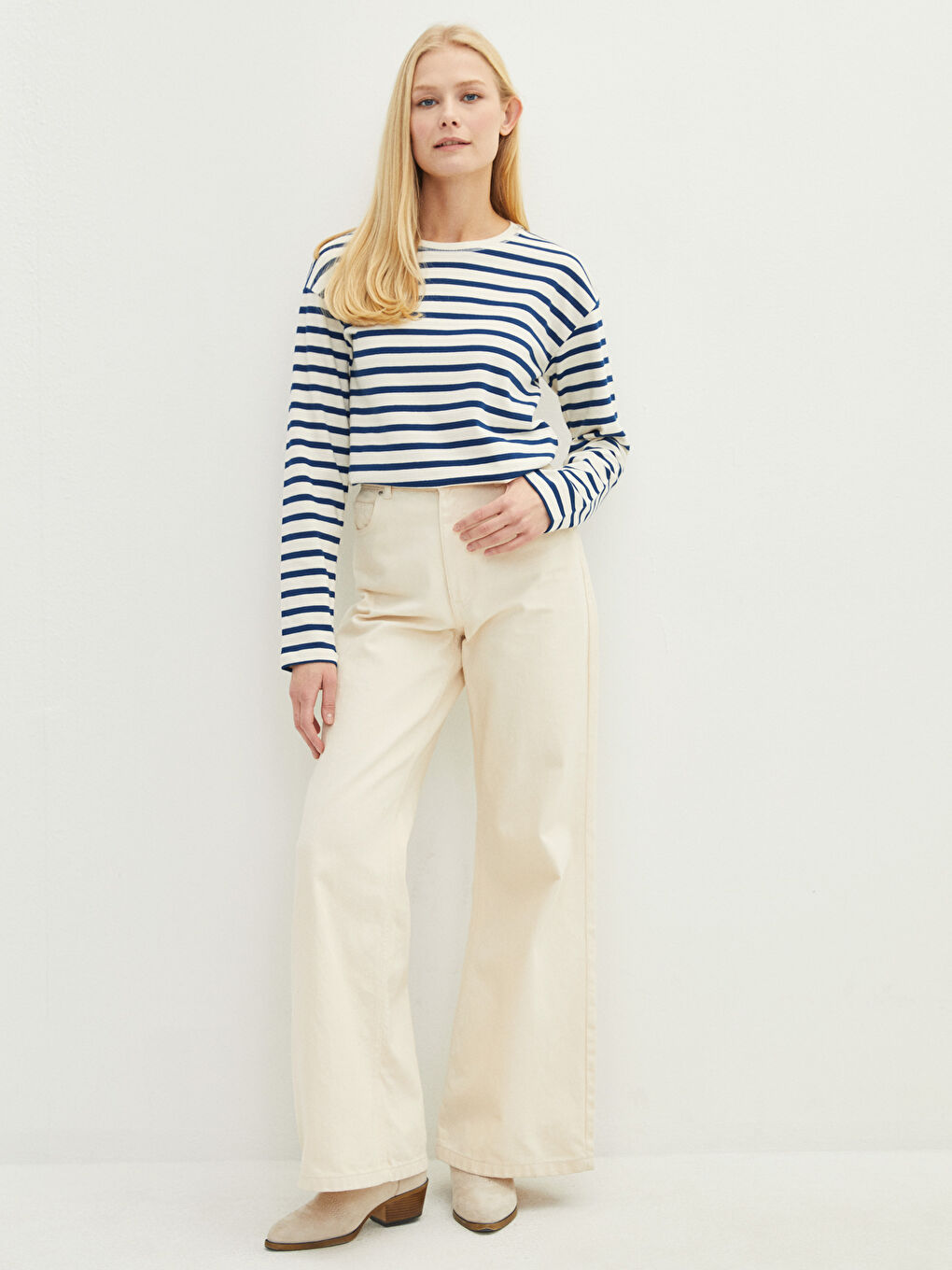 LCWAIKIKI Basic Rundhalsausschnitt Gestreift Langarm Baumwolle Damen T-Shirt -W1LH26Z8-LEL