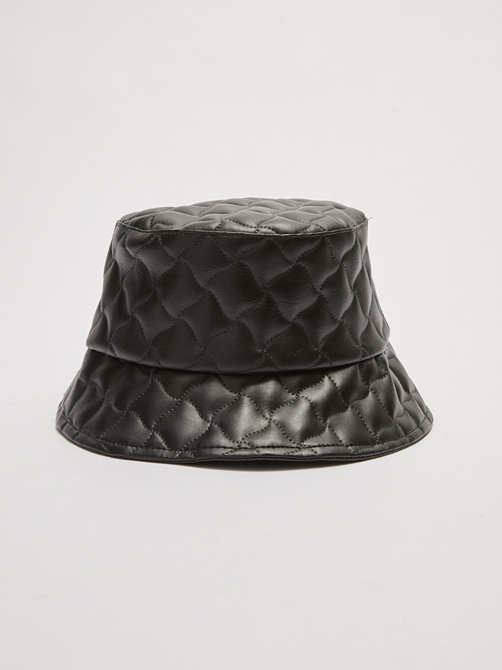 قبعة دلو نسائية مبطنة بمظهر الجلد-2