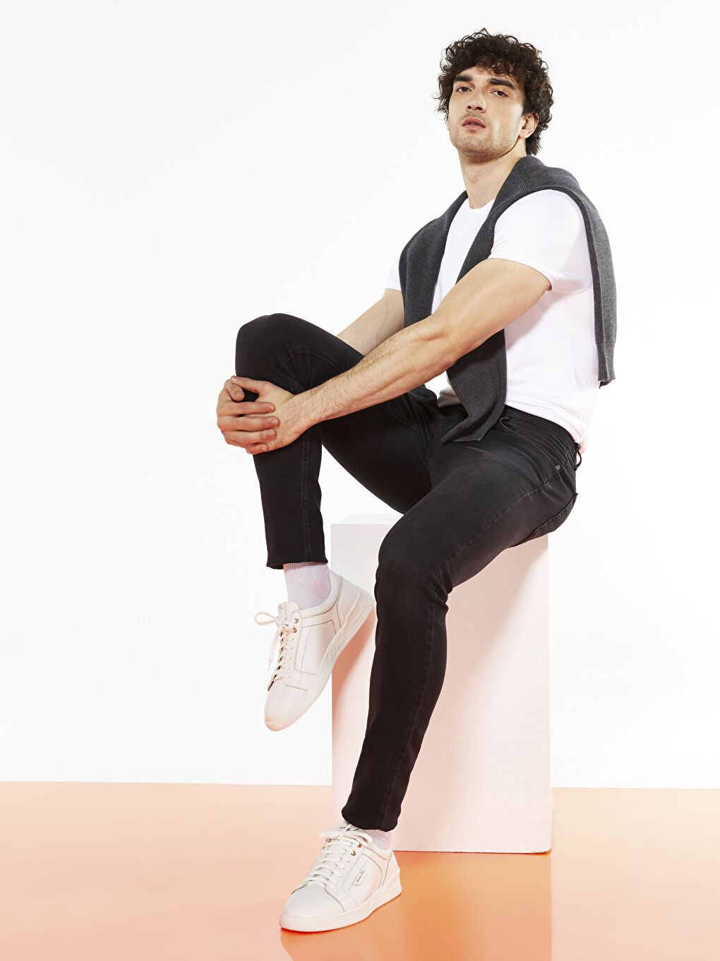 Beyaz Bağcıklı Erkek Spor Ayakkabı