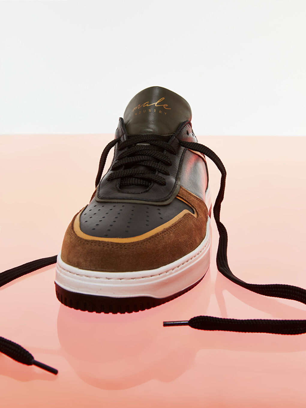 Siyah Renk Bloklu Bağcıklı Erkek Spor Ayakkabı