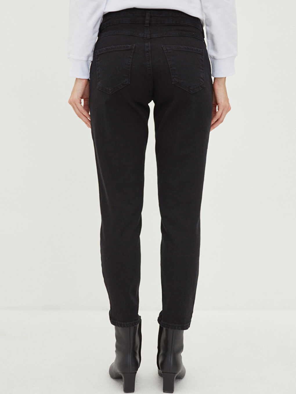 Blugi Gravide Rodeo cu Talie Elastică Peste Burtică, Croială Standard, Buzunare și Detalii Denim-2