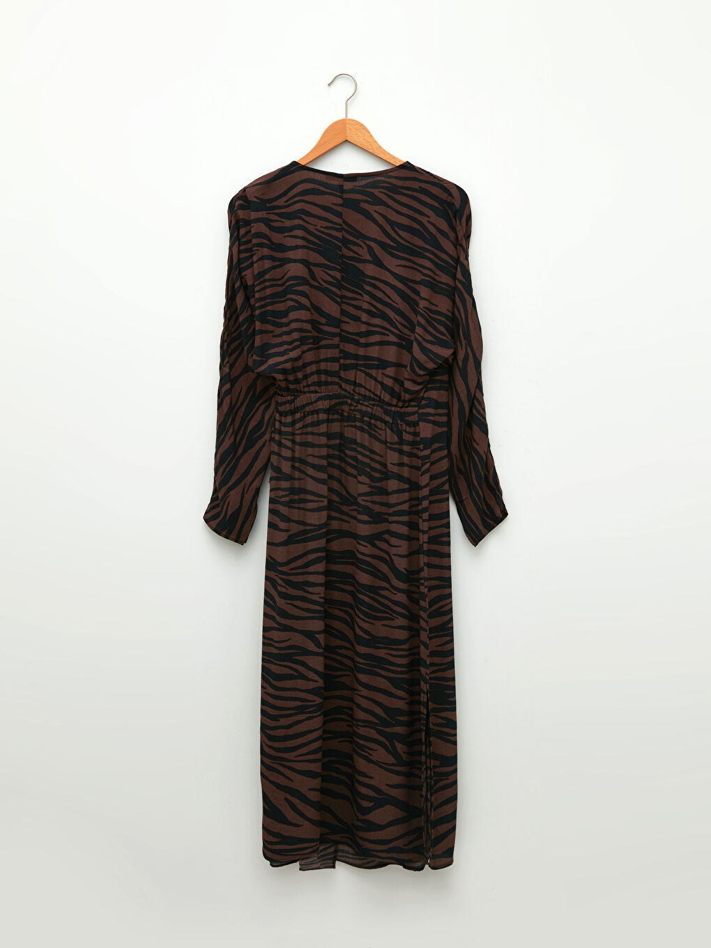 Kahverengi Kruvaze Yaka Desenli Uzun Kollu Viskon Kadın Elbise-10