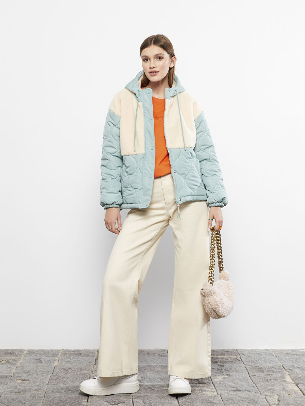 Ekru Kapüşonlu Renk Bloklu Uzun Kollu Kadın Mont