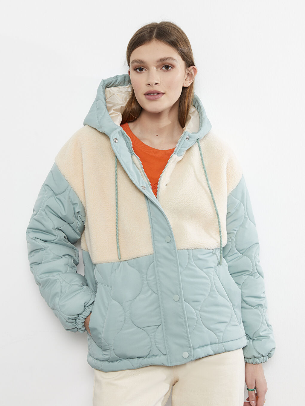 Ekru Kapüşonlu Renk Bloklu Uzun Kollu Kadın Mont-2