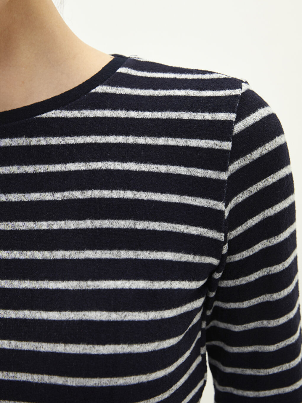 Lacivert Bisiklet Yaka Çizgili Uzun Kollu Kadın Tişört-3