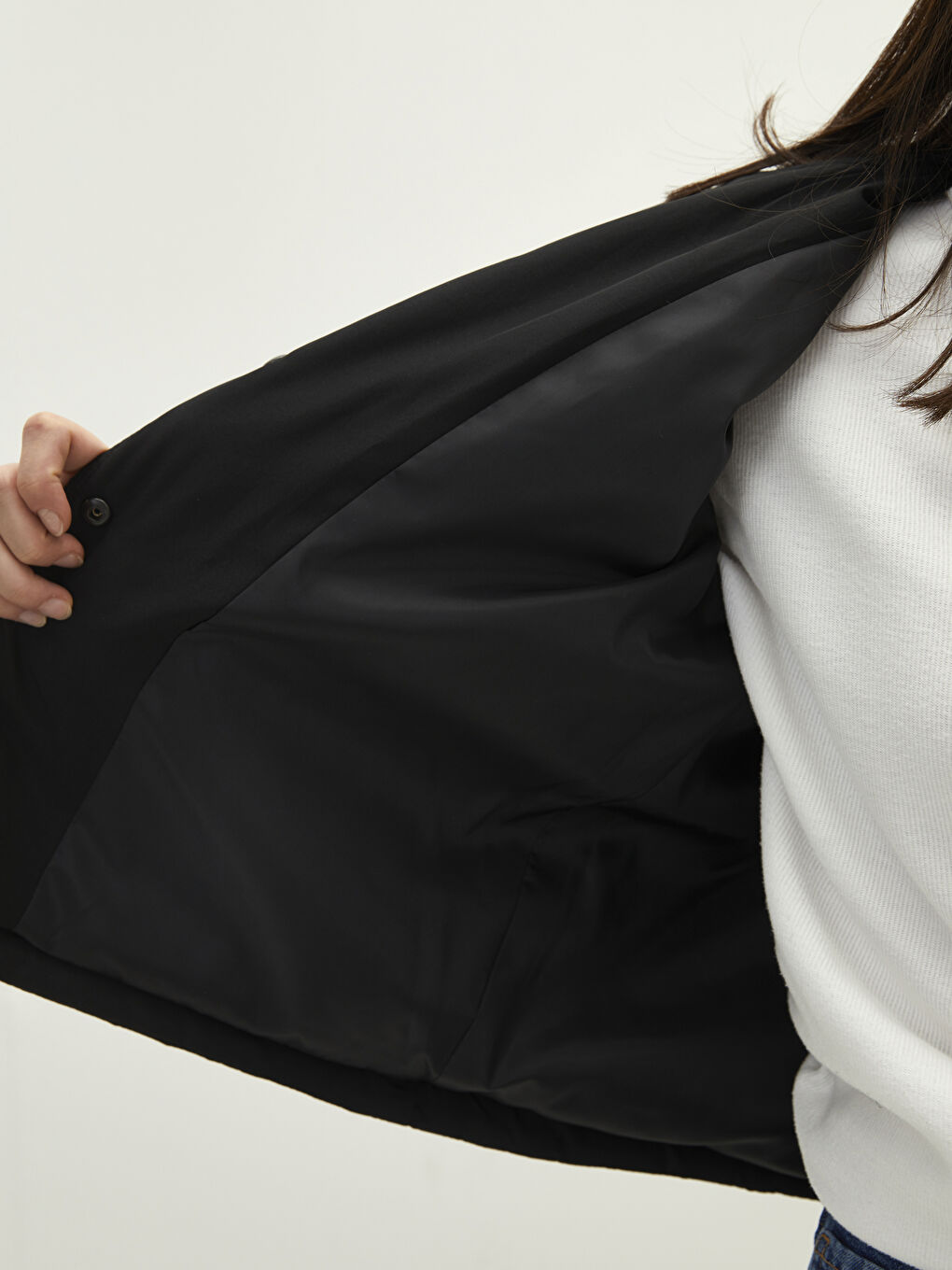 Siyah Bisiklet Yaka Kapitone Desenli Uzun Kollu İnce Kadın Şişme Mont-4