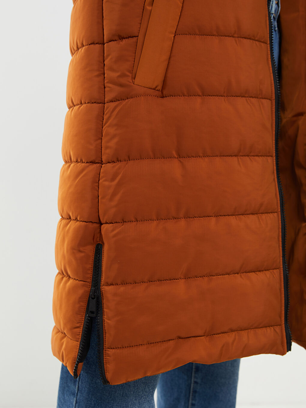 Kahverengi Kadın Kapüşonlu Düz Şişme Yelek-3