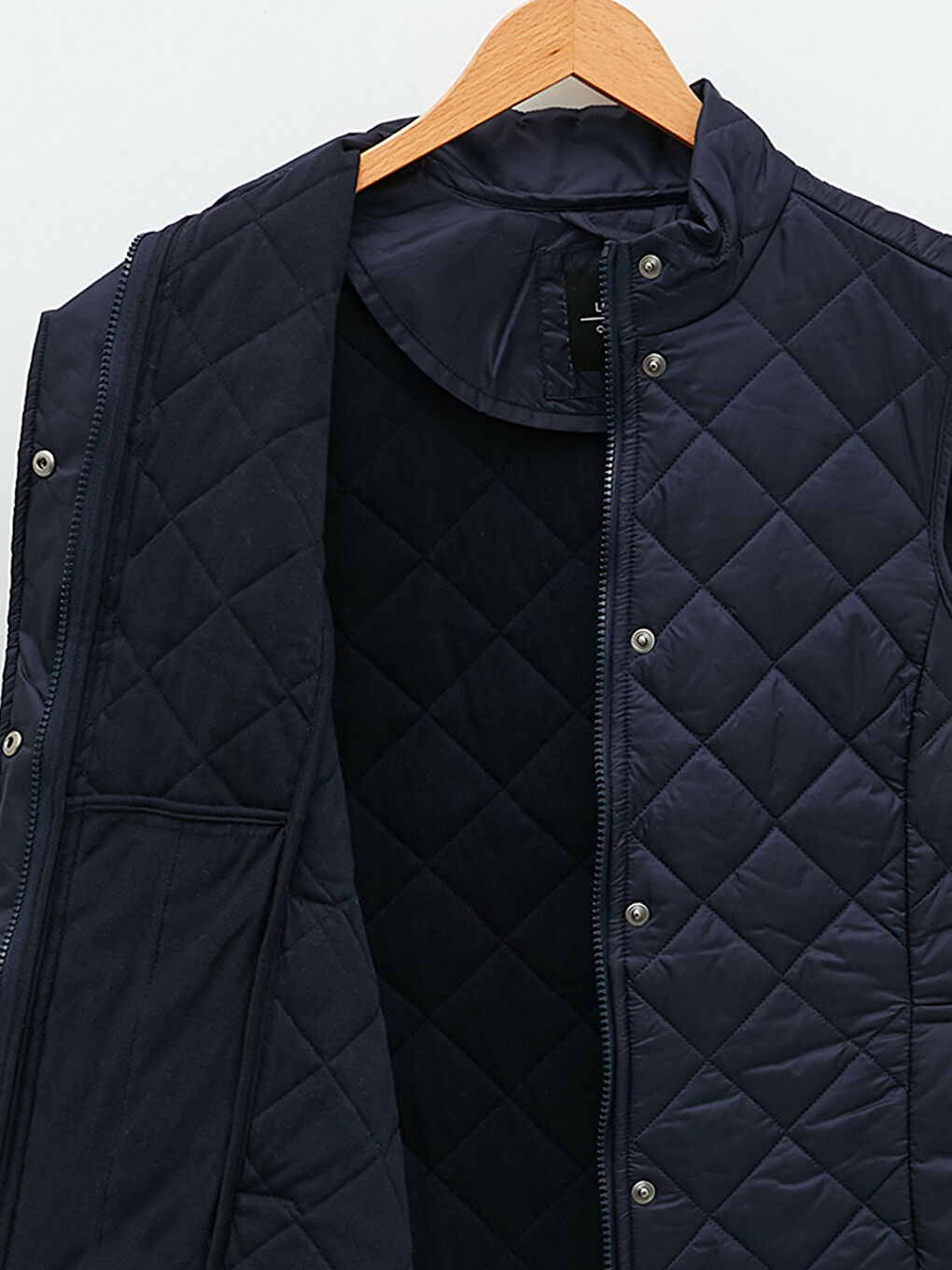 Lacivert Dik Yaka Kapitone Desenli Kadın Şişme Yelek-8