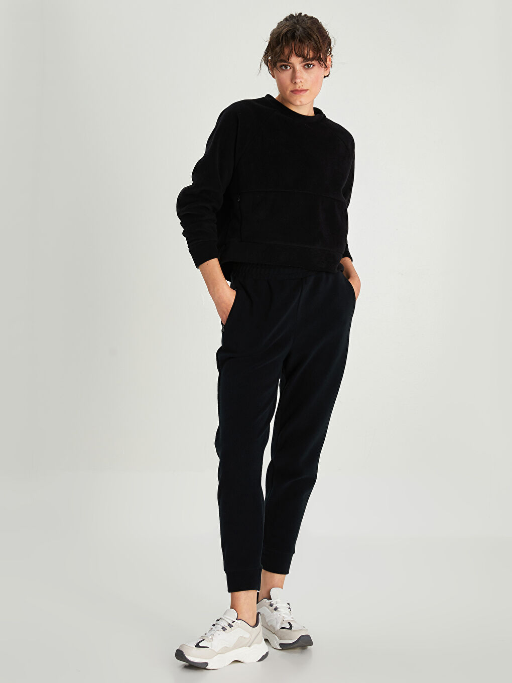 Xside Active Jogginghose für Damen mit elastischem Bund, flachen Taschen und Fleece-Details -W1LM10Z8-CVL