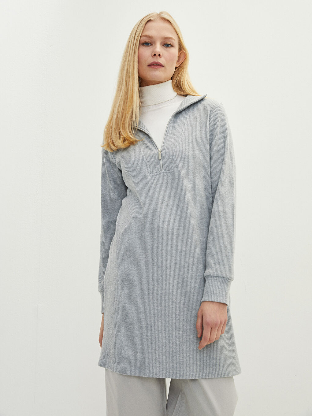 LCWAIKIKI Basic Trichterkragen Schlichte Langarm Tunika für Damen -W1LN43Z8-LAL