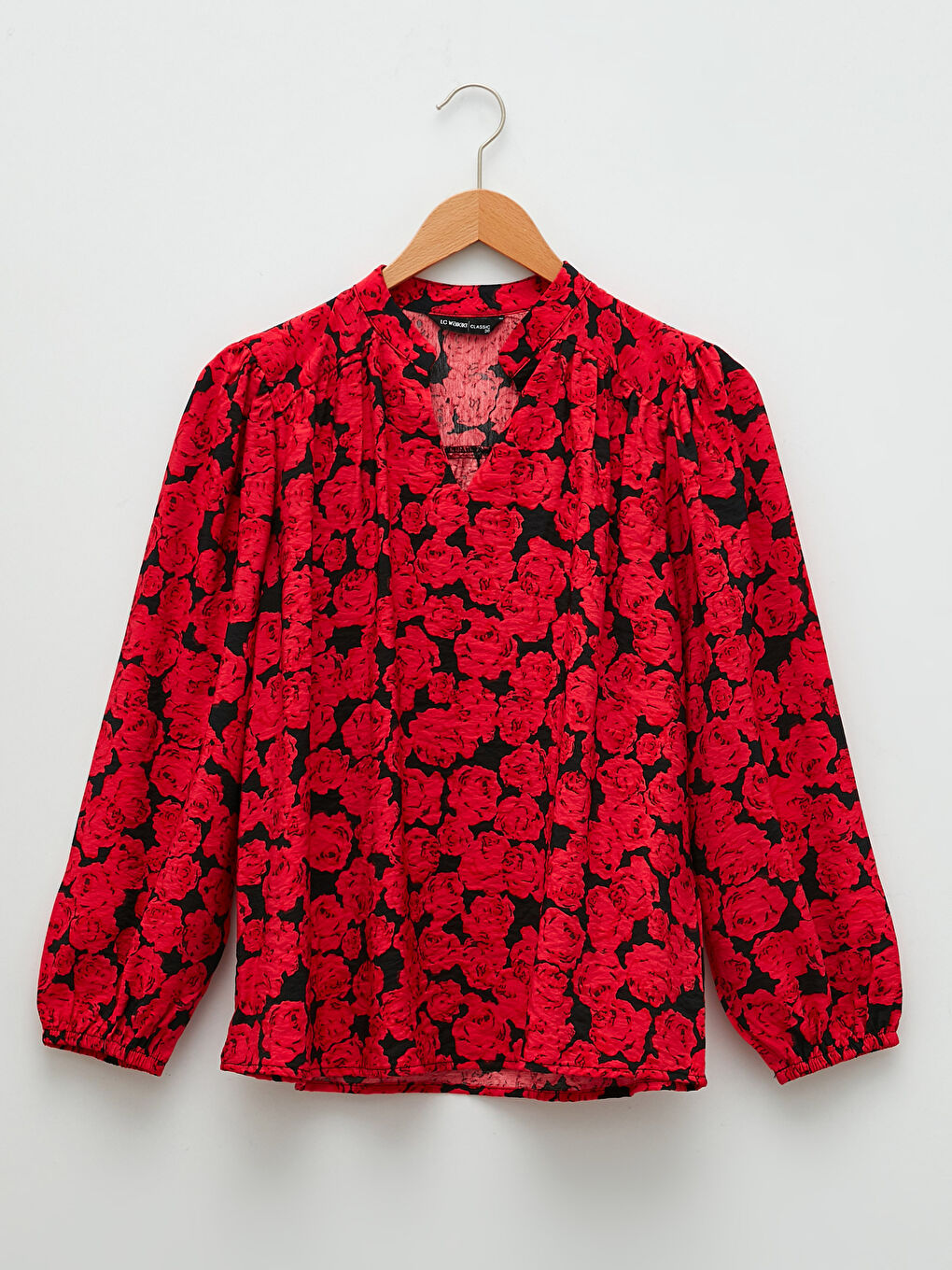 Siyah Kaçık Yaka Çiçekli Uzun Kollu Poplin Kadın Bluz-4