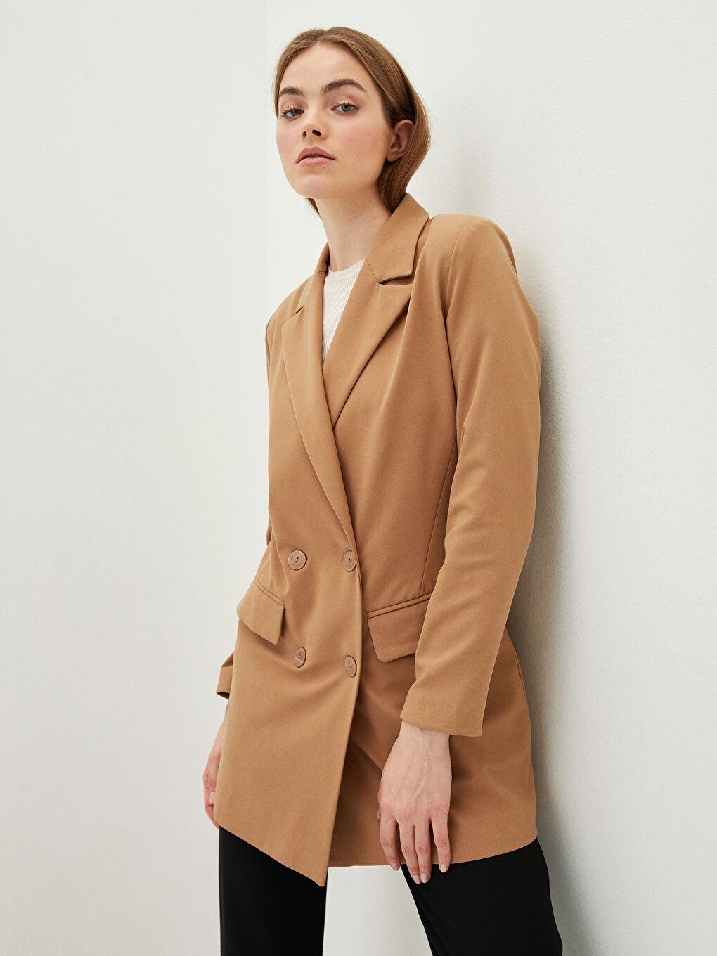 Bej Önden Düğme Kapamalı Düz Uzun Kollu Dobby Kumaş Kadın Ceket