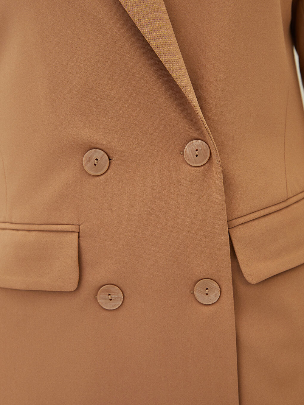 Bej Önden Düğme Kapamalı Düz Uzun Kollu Dobby Kumaş Kadın Ceket-3