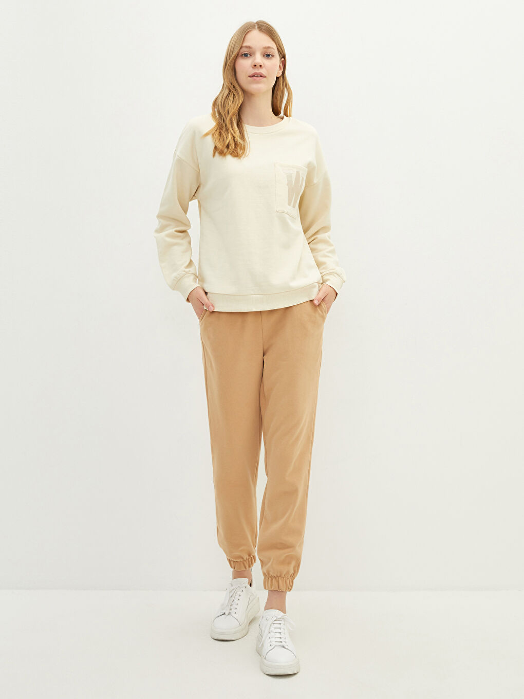 Bej Bisiklet Yaka Nakışlı Uzun Kollu Kadın Sweatshirt-1