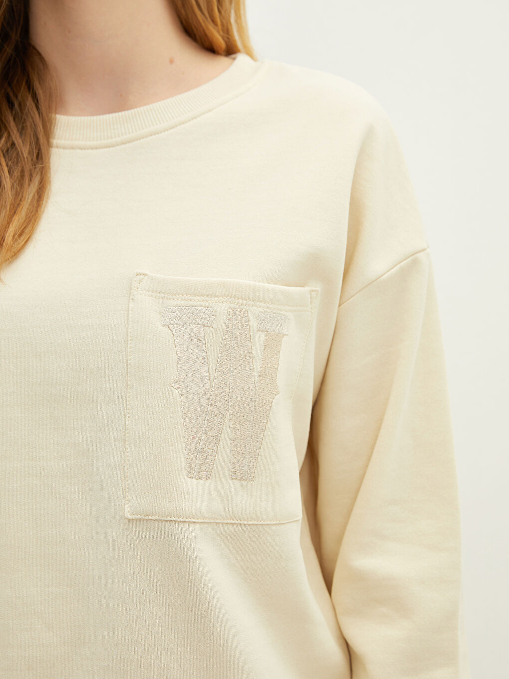 Bej Bisiklet Yaka Nakışlı Uzun Kollu Kadın Sweatshirt-2