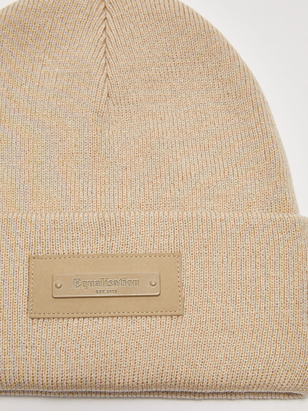 Bej Etiket Baskılı Erkek Triko Bere-2