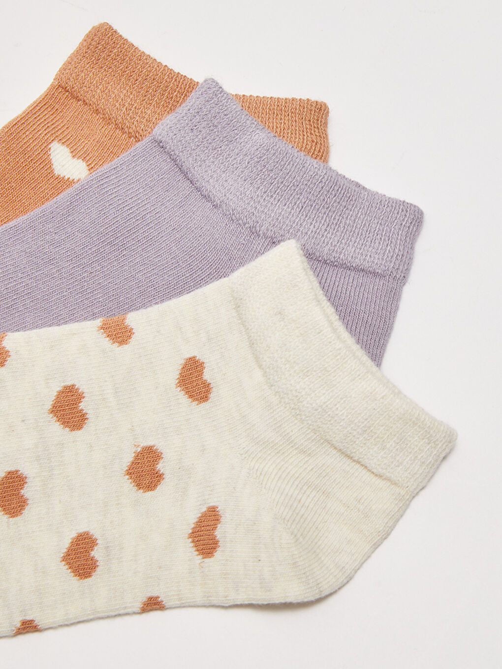 جوارب رياضية للسيدات بنمط قلب - عبوة من 3 قطع-2