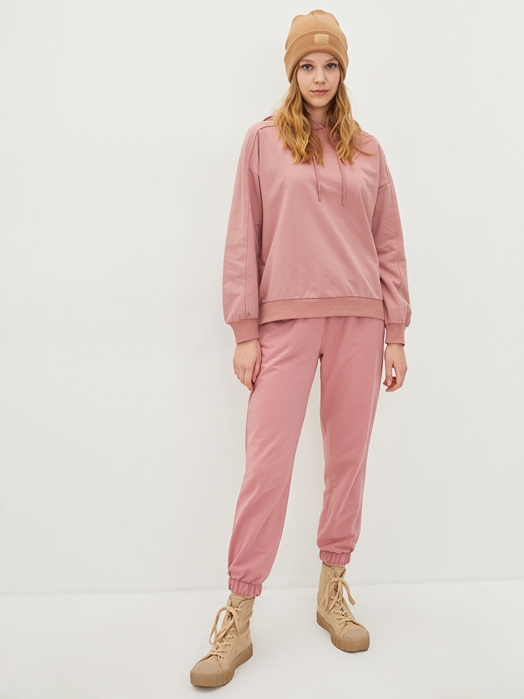 Bej Etiket Detaylı Kadın Triko Bere-1