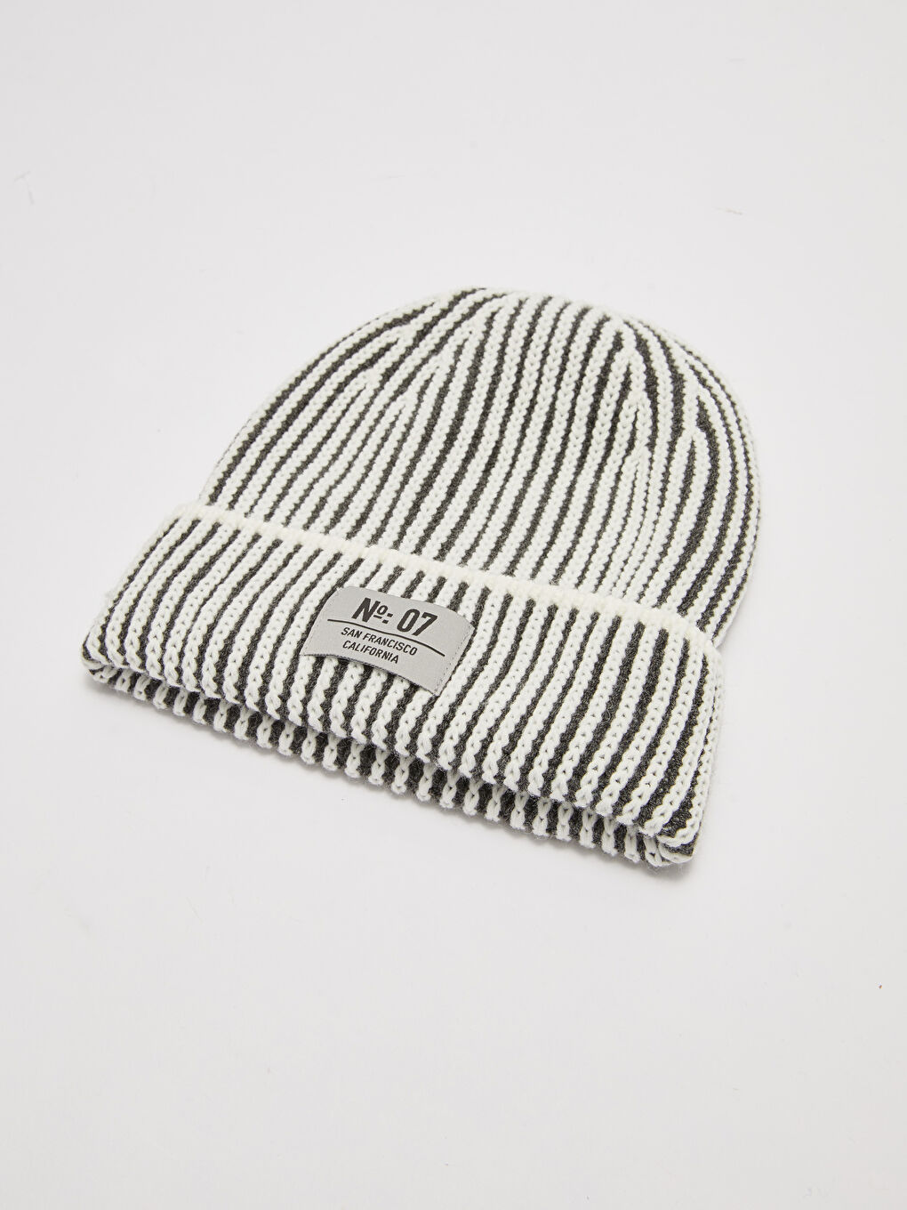 Antrasit Renk Bloklu Etiket Detaylı Triko Kadın Bere-4