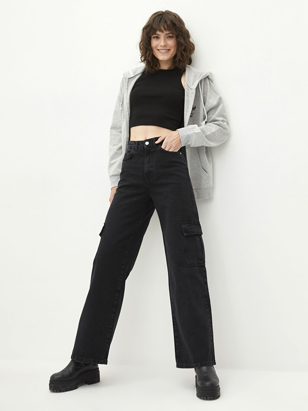 Siyah Yüksek Bel Wideleg Cep Detaylı Kadın Rodeo Jean Pantolon-1