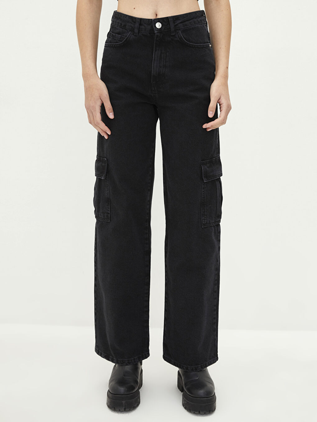 Siyah Yüksek Bel Wideleg Cep Detaylı Kadın Rodeo Jean Pantolon-2