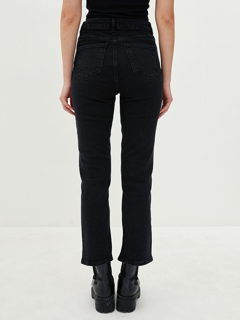 Siyah Yüksek Bel Slim Fit Cep Detaylı Kadın Rodeo Jean Pantolon-3