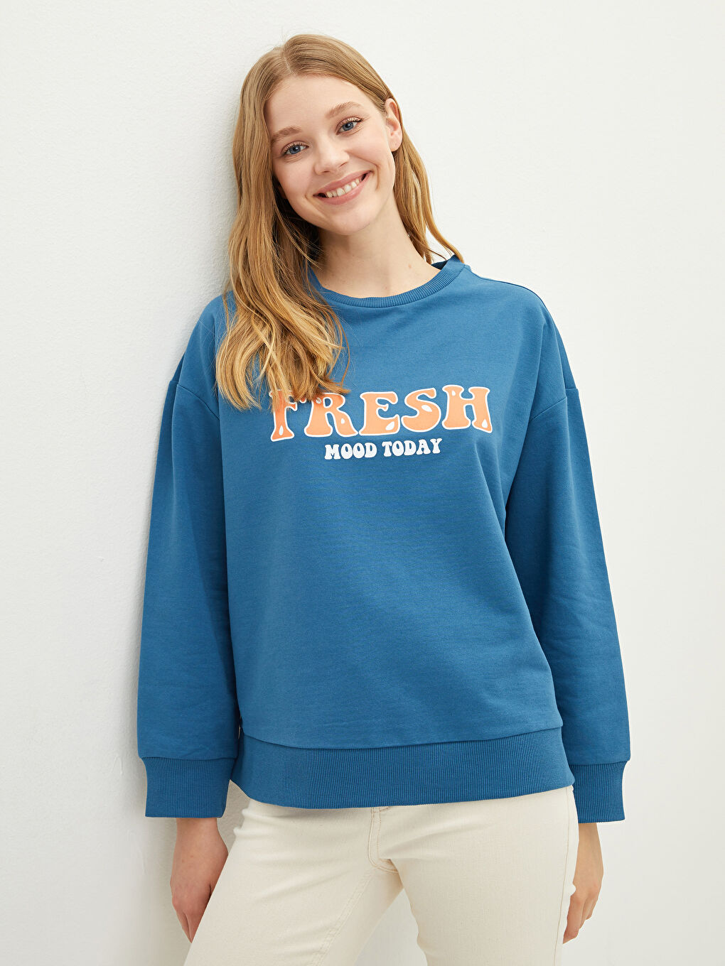 Mavi Bisiklet Yaka Yazı Baskılı Uzun Kollu Kadın Sweatshirt